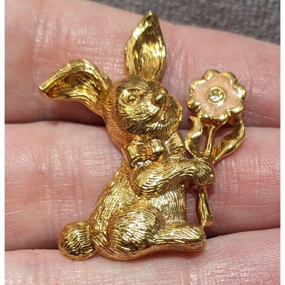 Vintage Gold Easter Bunny Pin - Picture 2 of 3